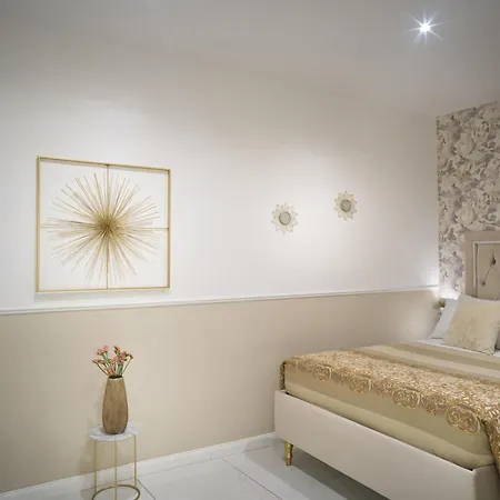Luxury 4 With Private Bathrooms-toledo * Neapel